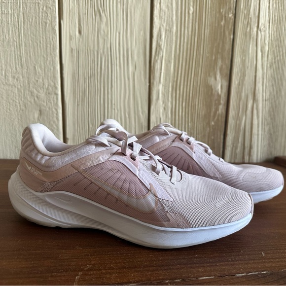 Nike Quest 5 Women's Running Shoes Barely Rose Pink White Size 7.5 - Picture 2 of 11